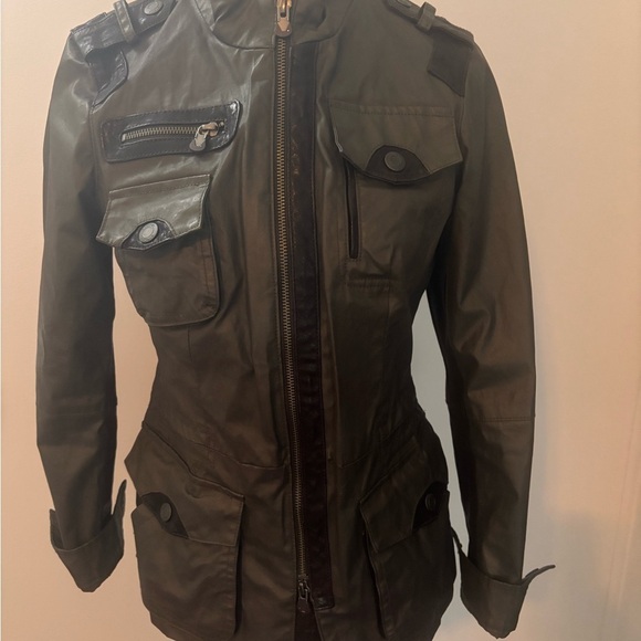 Vince Jackets & Blazers - Vince Army Green Polished Cotton and Leather Utility Jacket XS
